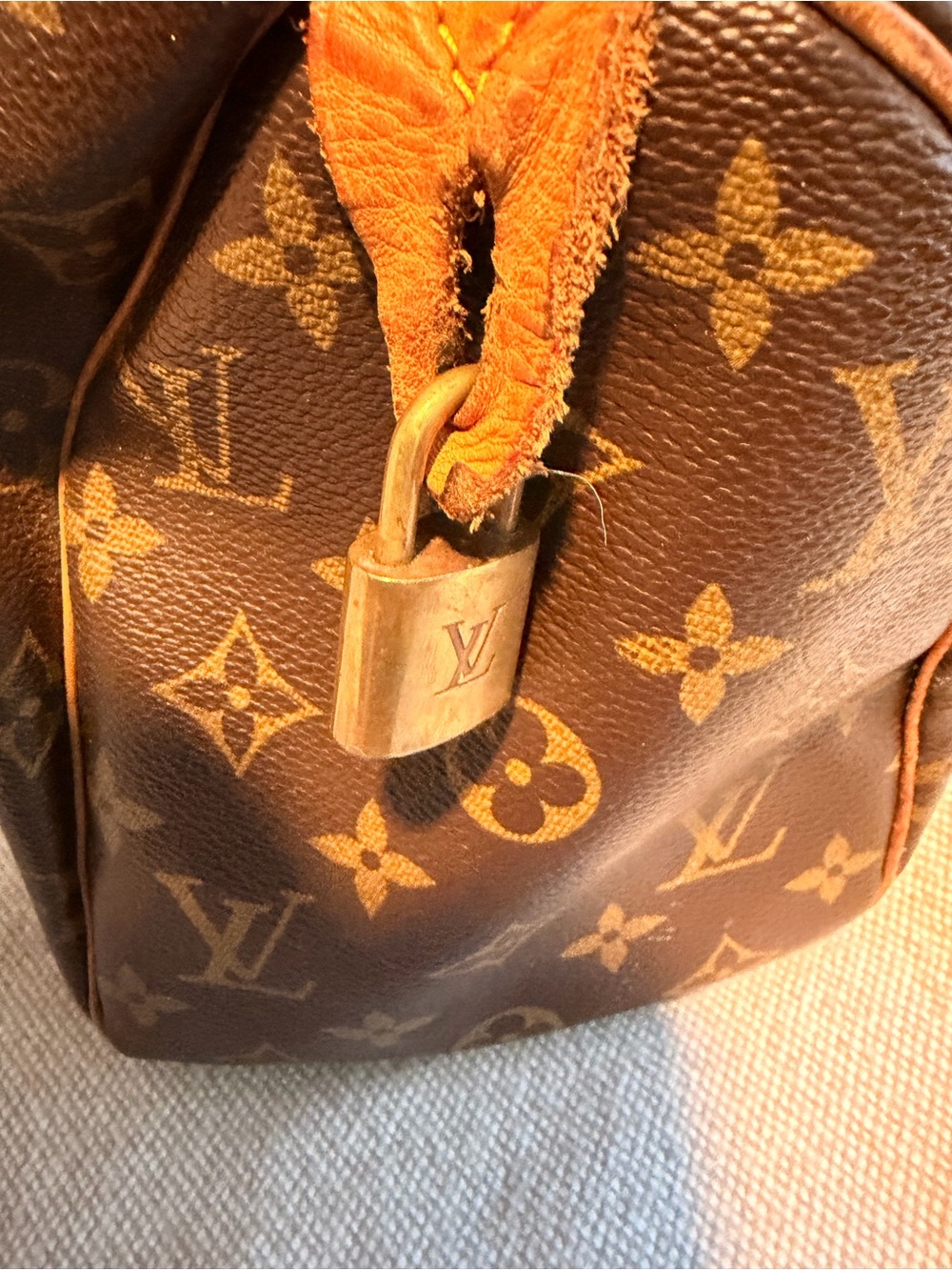 Louis Vuitton Monogram Canvas Speedy 25 Satchel in Brown and Tan - Picture 3 of 6